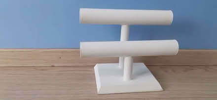 Photo of free white faux-leather jewellery stand (Wivelsfield Green RH17) #1