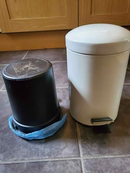 Photo of free Small metal pedal bin (Iver SL0) #2
