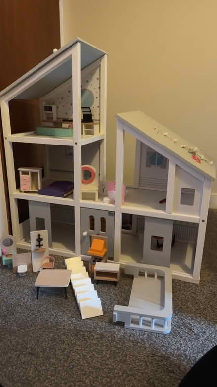Photo of free Doll house (Warwick CV34) #1