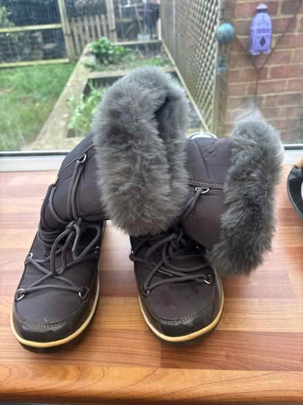 Photo of free Snow boots (HP5 Chesham) #1