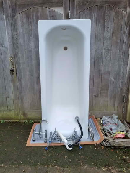Photo of free Bath with all fittings (Cainscross GL5) #1