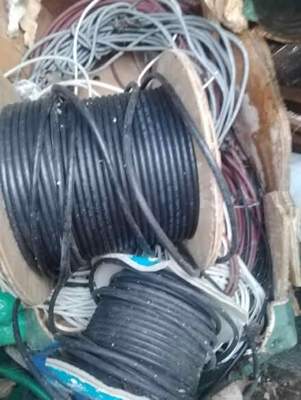 Photo of free Assorted cables (Yalding ME18) #1