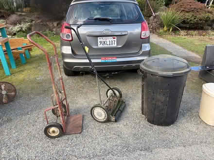 Photo of free Push mower (Northwest Seattle, Broadview) #1
