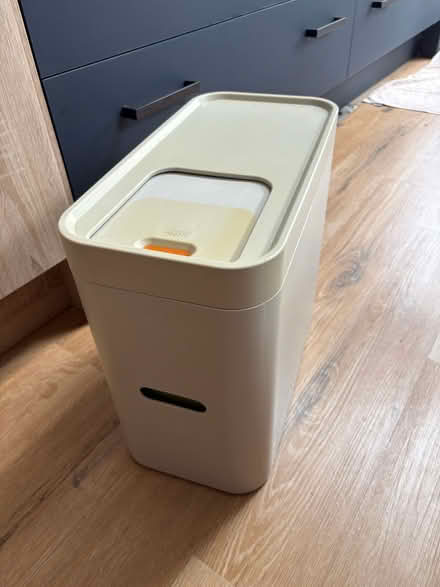 Photo of free Plastic bin (Hemel Hempstead, HP3) #1