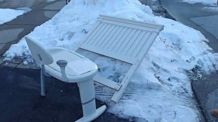 Photo of free Curb Alert (3334 Fox Run Circle, Oakville) #1