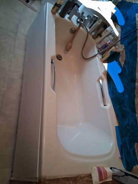 Photo of free Bathtub (mansfield woodhouse NG19) #1