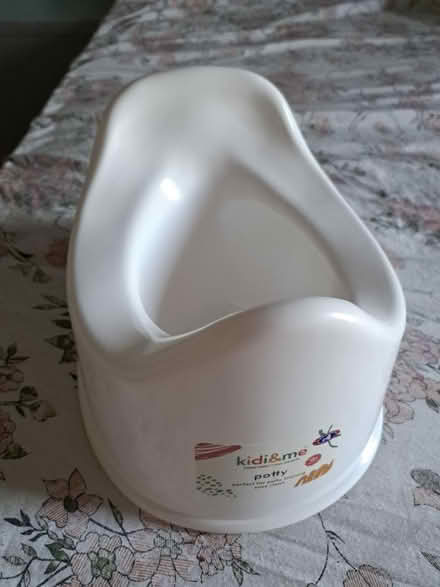 Photo of free Potty pot (Tw4 7es) #1