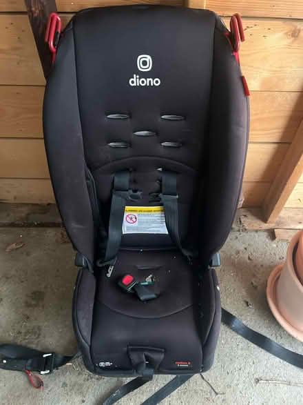 Photo of free Dioni Radian Carseat (Upper Roxborough) #1