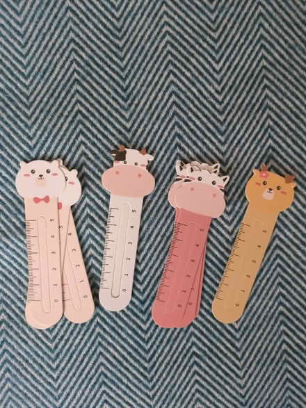 Photo of free 8 little cardboard bookmarks (New Marston OX3) #1