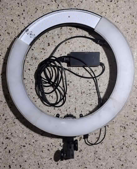Photo of free Ring light (need repair) (Brooklyn 11218) #1