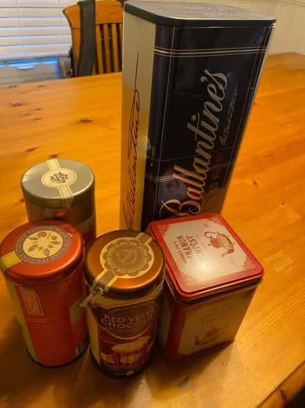 Photo of free Tin containers (60067) #2