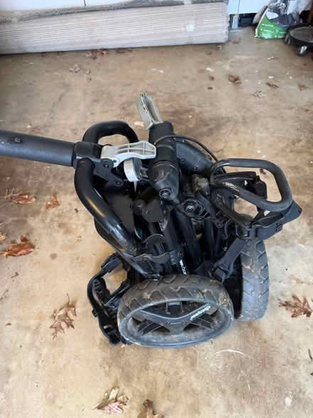 Photo of free Clicgear golf push cart (In Reston off of Lawyers Road) #1