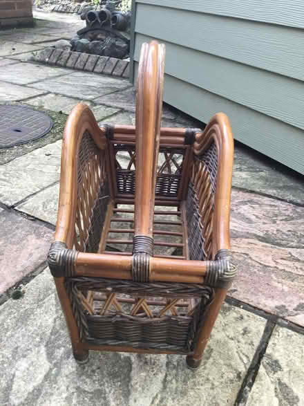 Photo of free Vintage magazíne rack (Honiton central) #3