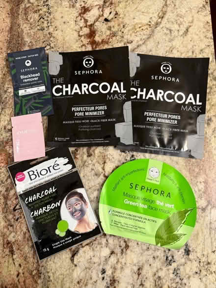 Photo of free Face Masks (Erin Mills&QEW) #1