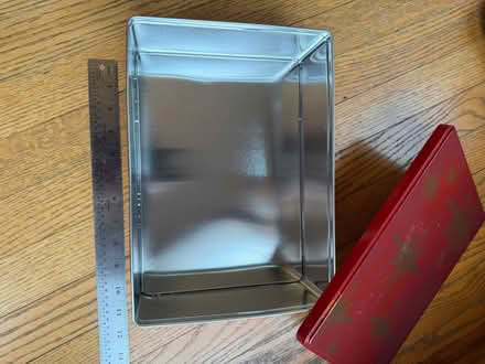 Photo of free ~8"x11"x4" Red+Star Metal Box (Darien - near 75th x Cass Ave.) #4