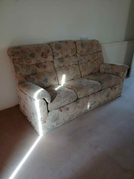 Photo of free Sofa, 2 armchairs and foot rest (Hereford, Belmont) #3