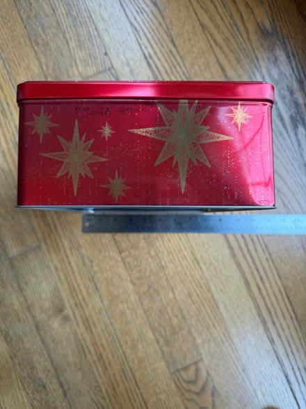 Photo of free ~8"x11"x4" Red+Star Metal Box (Darien - near 75th x Cass Ave.) #3