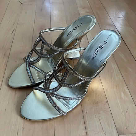 Photo of free Size 9 shoes needs repair (Crystal Beach) #1