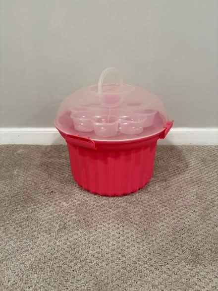 Photo of free cupcake carrier (West Chester / West Goshen) #1