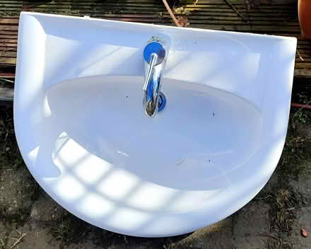 Photo of free Basin for Bathroom (LD1 Near Llanbadarn Fynydd) #1