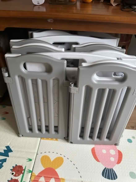 Photo of free Playpen (Greenwich / deptford bridge) #1