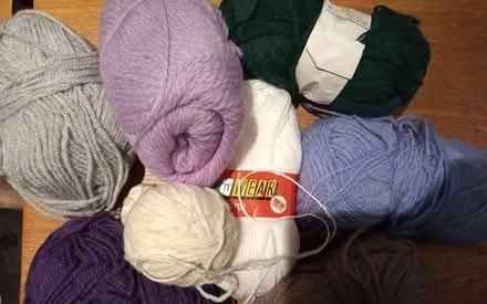 Photo of free white yarn balls (City centre S1) #1