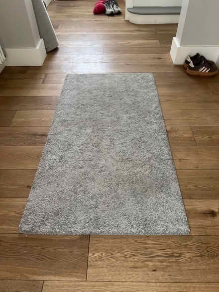 Photo of free Grey rug (Welwyn Garden City) #2
