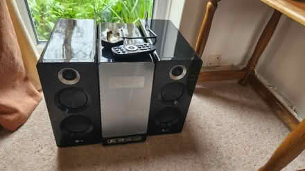 Photo of free LG stereo (Bracknell RG12) #1