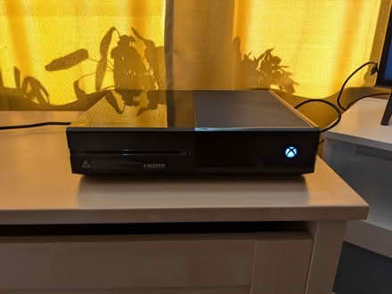 Photo of free X-Box One (Haslucks Green B90) #2