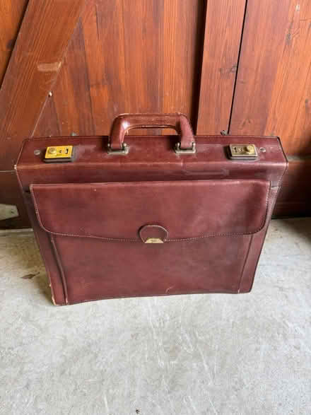 Photo of free Leather briefcase (BA2) #1