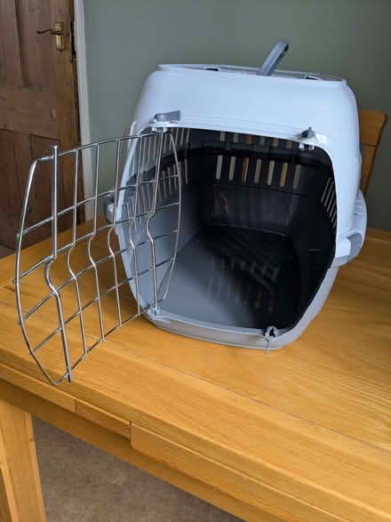 Photo of free Pet carrier (Wimbledon SW19) #1