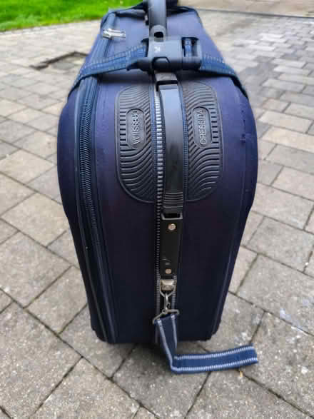 Photo of free Old style suitcase on wheels (The Camp AL1) #2