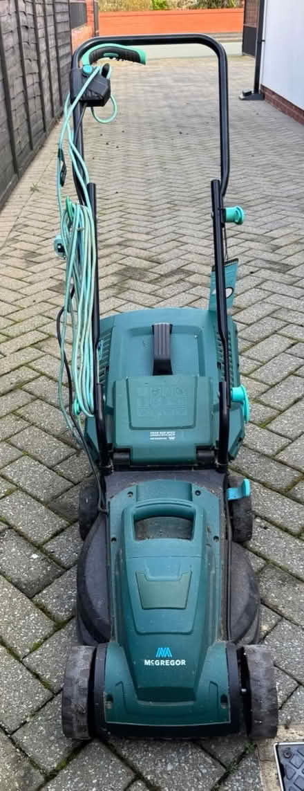 Photo of free Elec Lawn mower working order (Fy8 2hl) #1