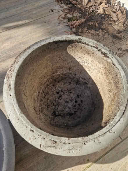 Photo of free 2 outdoor planters (Broxbourne EN10) #3