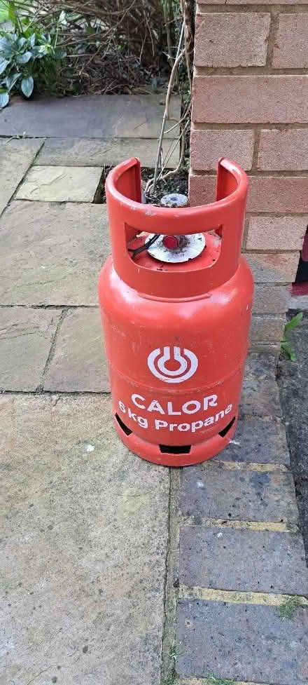 Photo of free 6kg Propane bottle- empty (Ickleford SG5) #1
