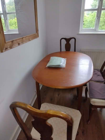 Photo of free Lovely polished wood Extendable dining table (Alresford CO7) #1