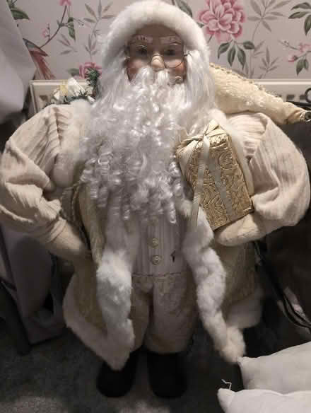 Photo of free Fibre optic father Christmas (Churchgate EN8) #1