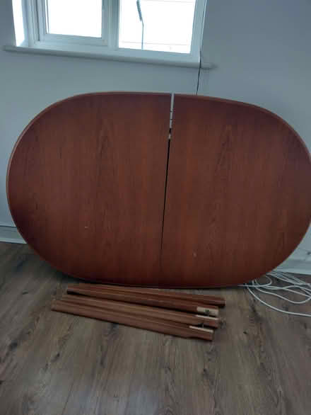 Photo of free Lovely polished wood Extendable dining table (Alresford CO7) #4