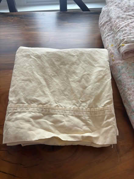 Photo of free 100% cotton King Duvet cover+cases (Kanata Lakes) #3