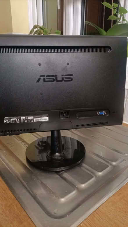 Photo of free ASUS VS197 widescreen computer monitor VGA only (Chelsfield BR6) #1