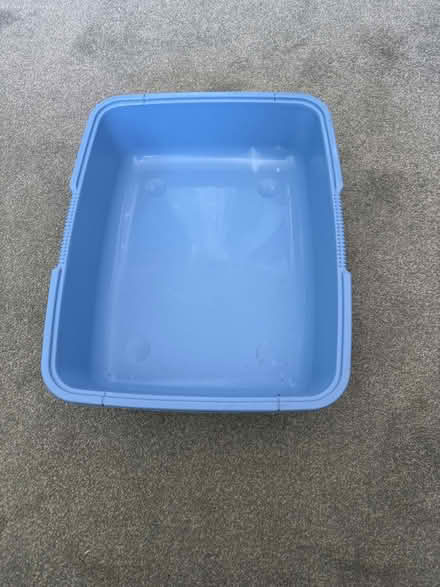 Photo of free Cat litter tray (Wickford, Essex SS11) #1