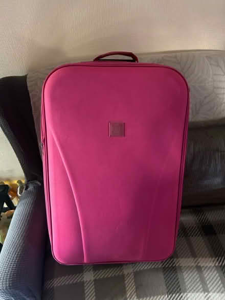 Photo of free suitcases various (Arbourthorne S2) #4