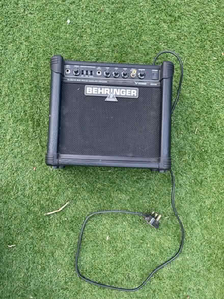 Photo of free Guitar Amplifier (Dore, S17) #1