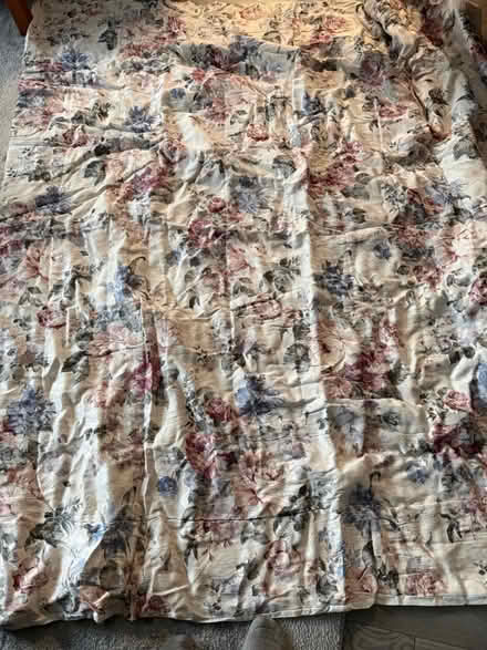 Photo of free Full size comforter (Bristol and Hurontario) #1
