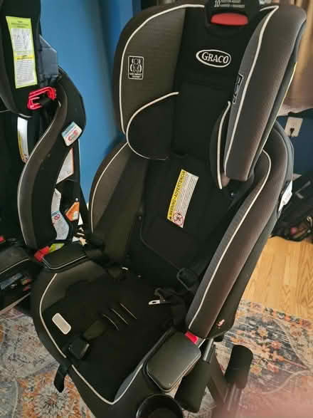 Photo of free Graco Car Seats (2) (Ashburn) #3