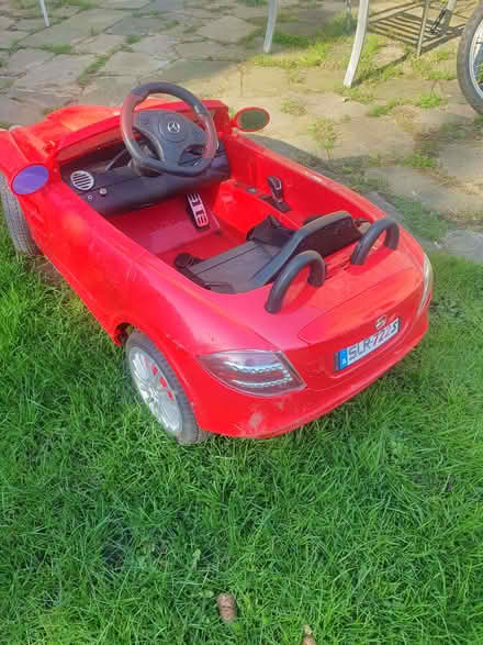 Photo of free Childs sit in car. Mercedes. (South Tranmere CH42) #3