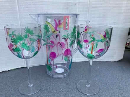 Photo of free Jug and 8 glasses (Motspur Park KT3) #1