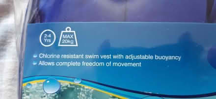 Photo of free KIDS swim vest (HP21 Aylesbury) #2