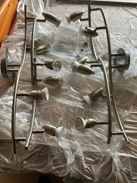 Photo of free 2 Sets of Spotlights - 6 Lights Per Bar (DA3) #1