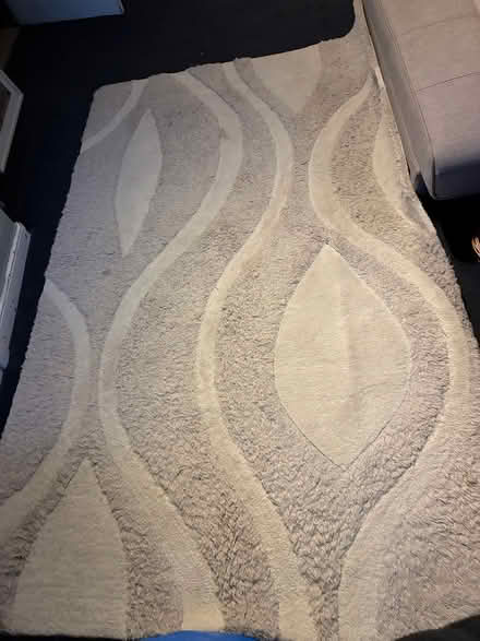 Photo of free Cream wool rug (Gedling NG4) #1